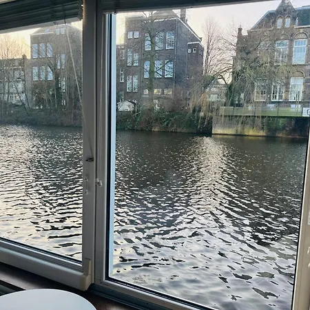 Peaceful On A Houseboat In The Centre Bed & Breakfast Amsterdam