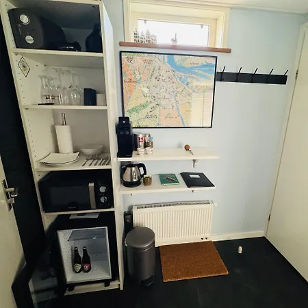 Peaceful On A Houseboat In The Centre