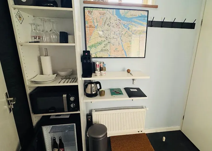 Peaceful On A Houseboat In The Centre